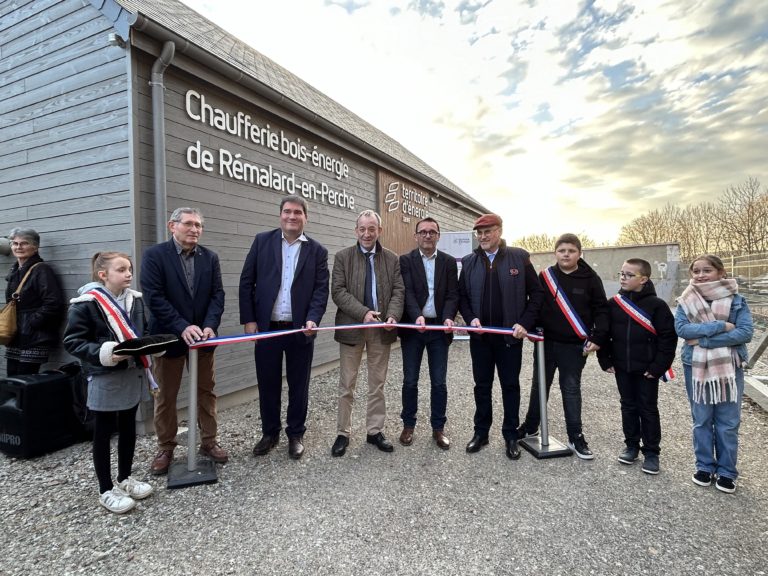 Inauguration de la chaufferie bois-énergie et du réseau de chaleur de Rémalard-en-Perche.