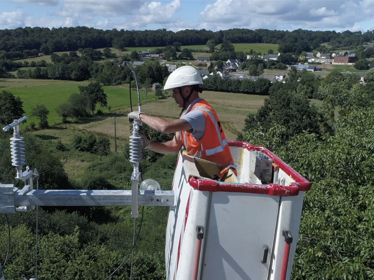 Travaux de raccordement et d'extension des réseaux électriques